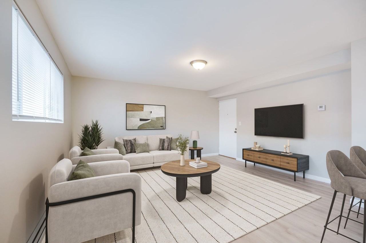 South Terrace Apartments – Comfort & Convenience in Cincinnati! - Photo 3 of 9