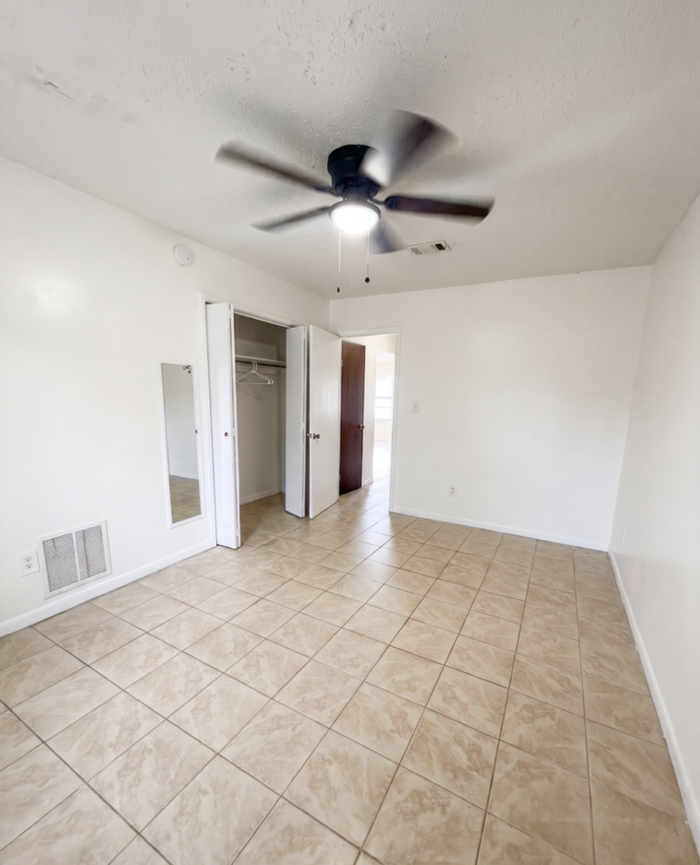 551 S 61st Ave Apt C #551C - Photo 6 of 10