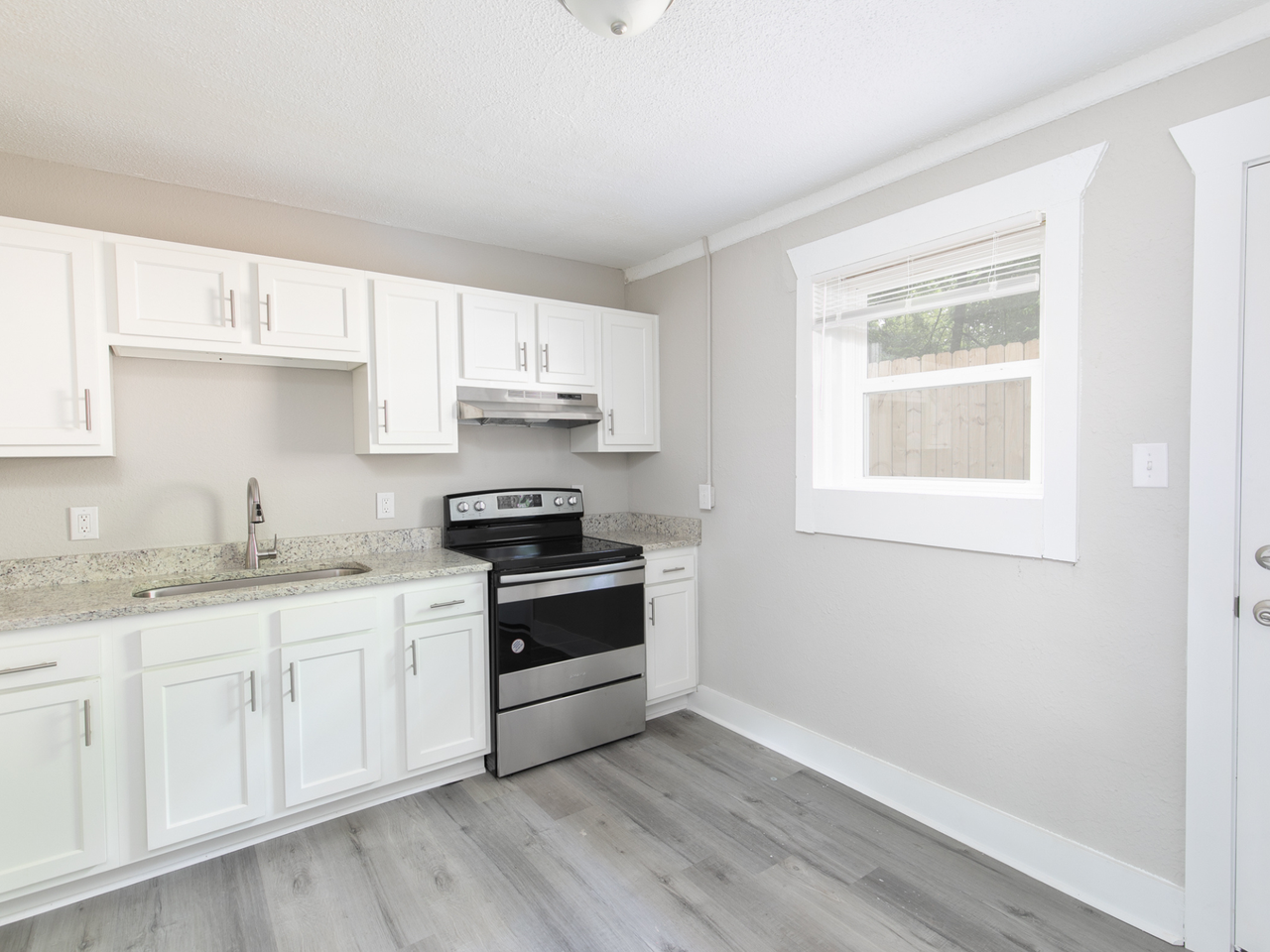 5017 Georgia Rd - Photo 2 of 10