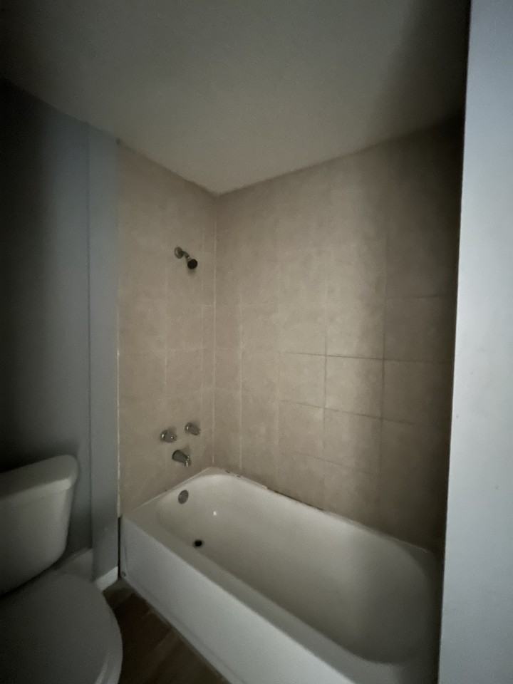 406 W Ripley Ave #1 - Photo 5 of 10