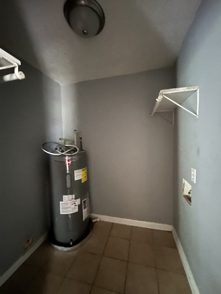 406 W Ripley Ave #1 - Photo 6 of 10