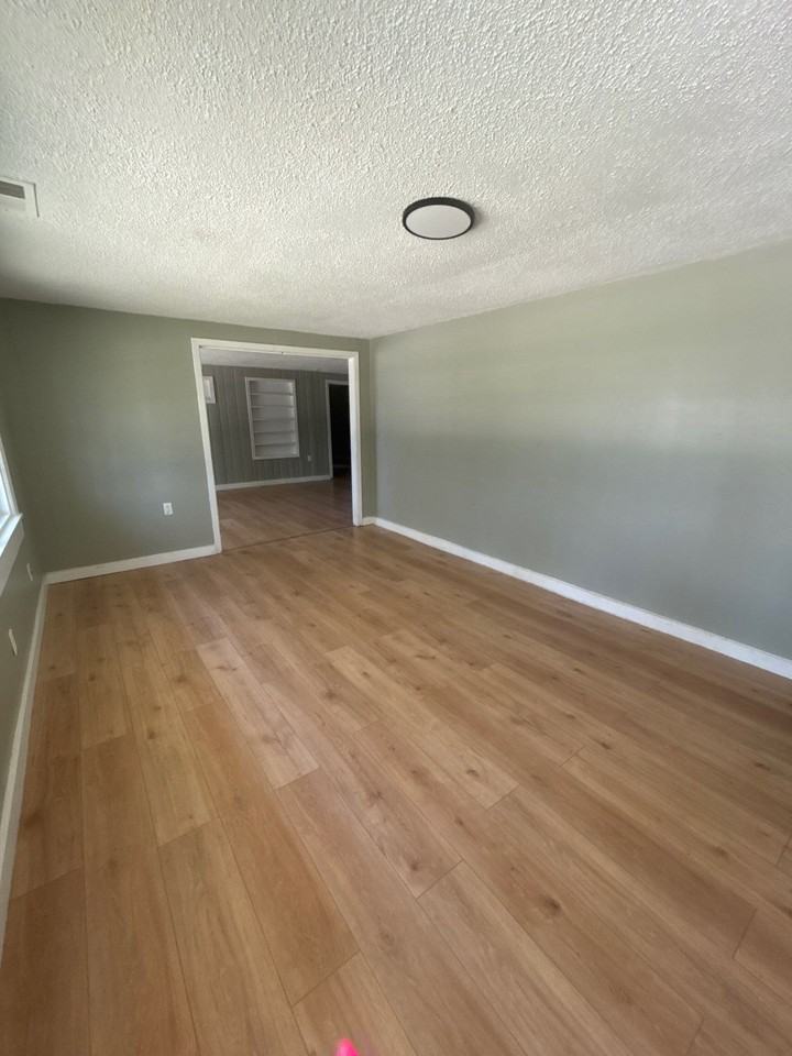 500 W Ripley Ave #1 - Photo 7 of 14