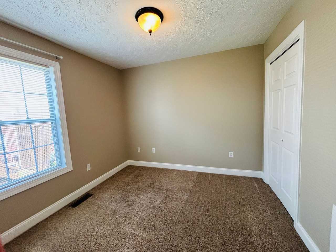 365 Silver Leaf Dr - Photo 4 of 18