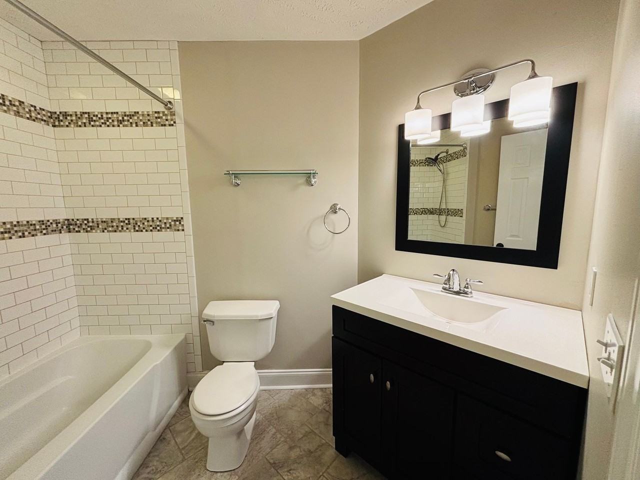 365 Silver Leaf Dr - Photo 6 of 18