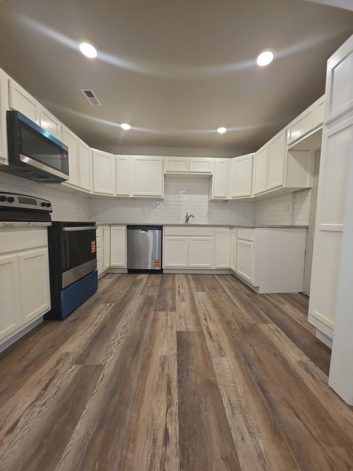 2706 Pinetree Ln Nw #1 - Photo 5 of 13