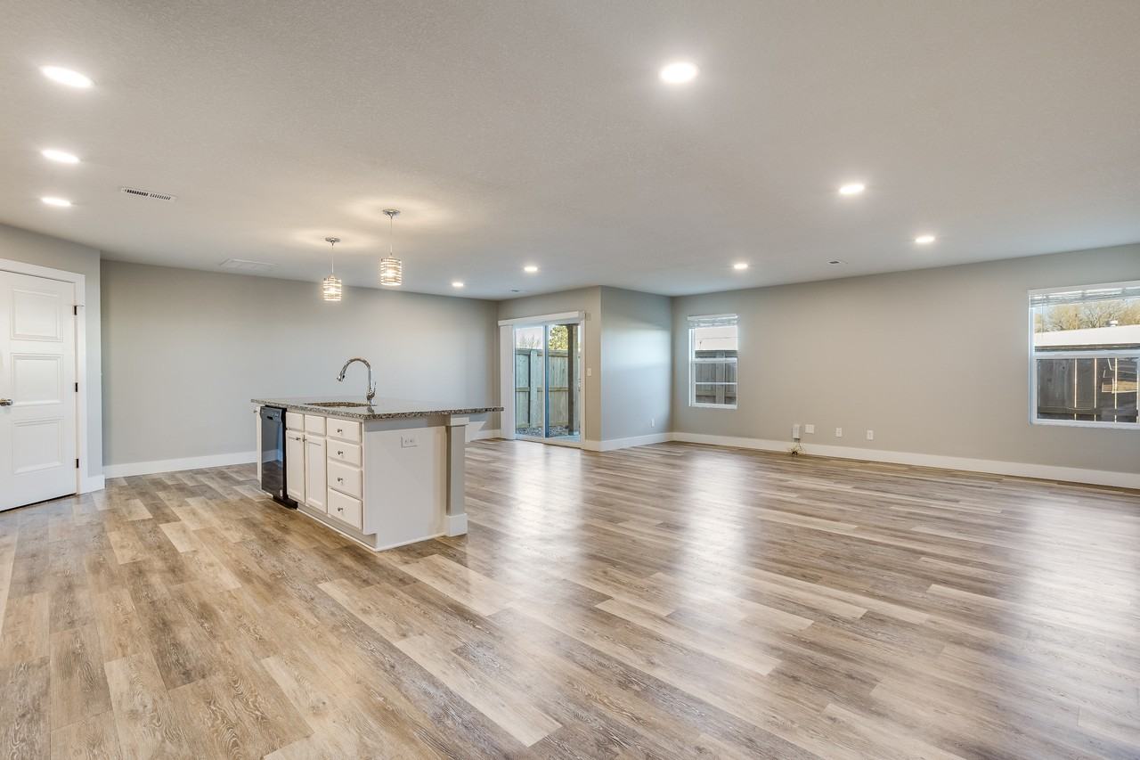 8819 W Haylee St #1 - Photo 2 of 20