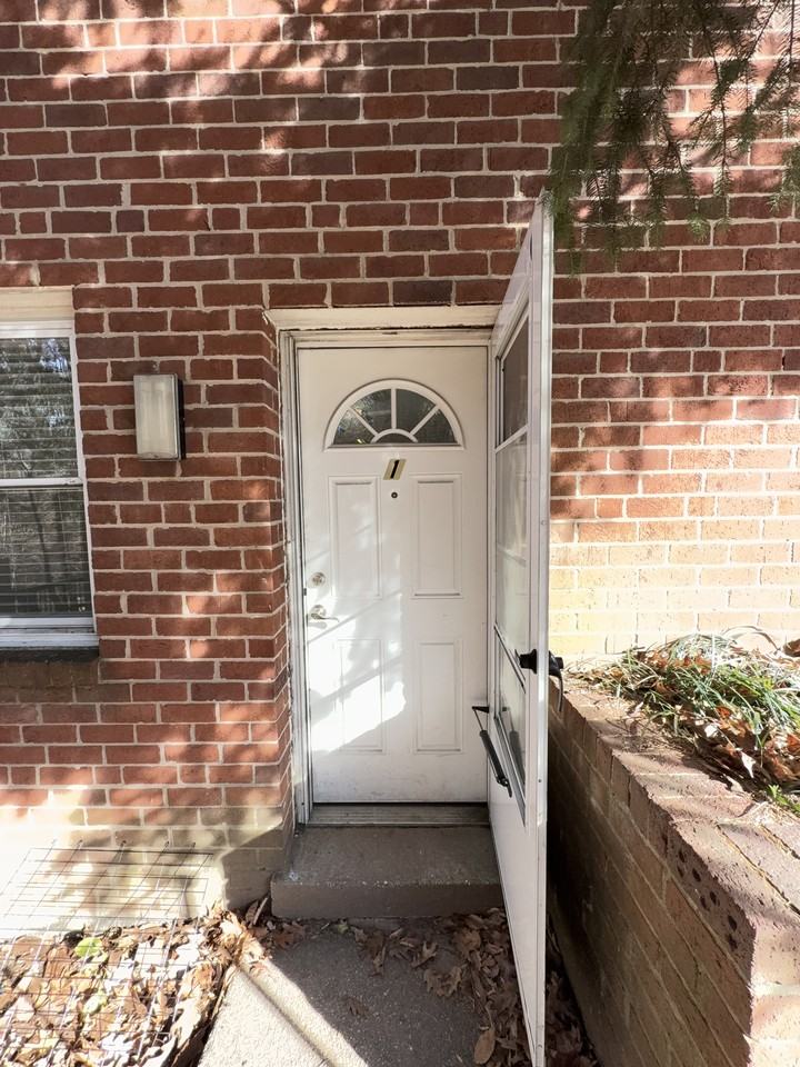 8316 Roanoke Avenue - 1Unit 1 #1 - Photo 4 of 16