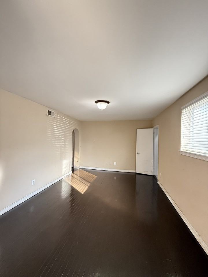 8316 Roanoke Avenue - 1Unit 1 #1 - Photo 5 of 16