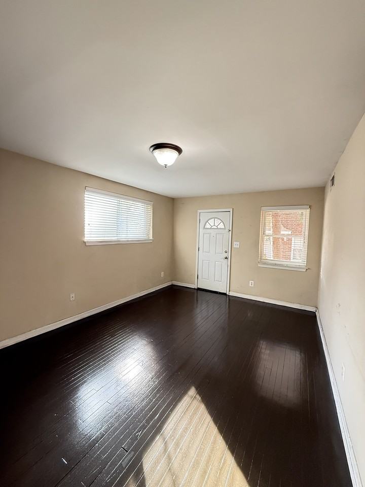 8316 Roanoke Avenue - 1Unit 1 #1 - Photo 6 of 16