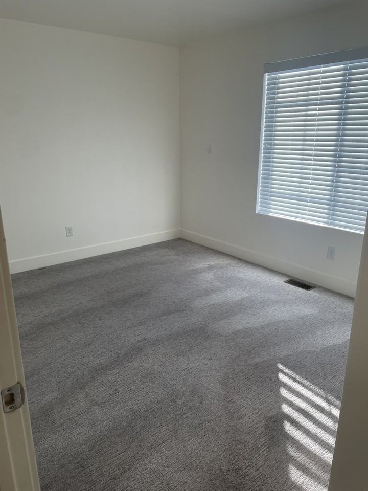 3351 E Kathaway Ln #1 - Photo 6 of 10