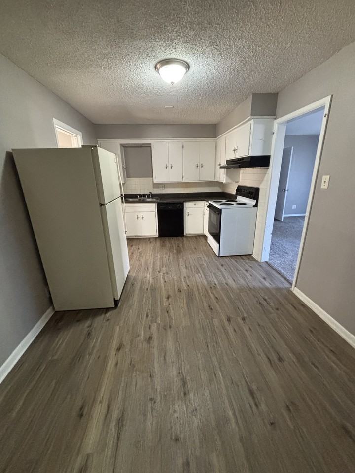 4522 S Osage Ave #1 - Photo 7 of 8