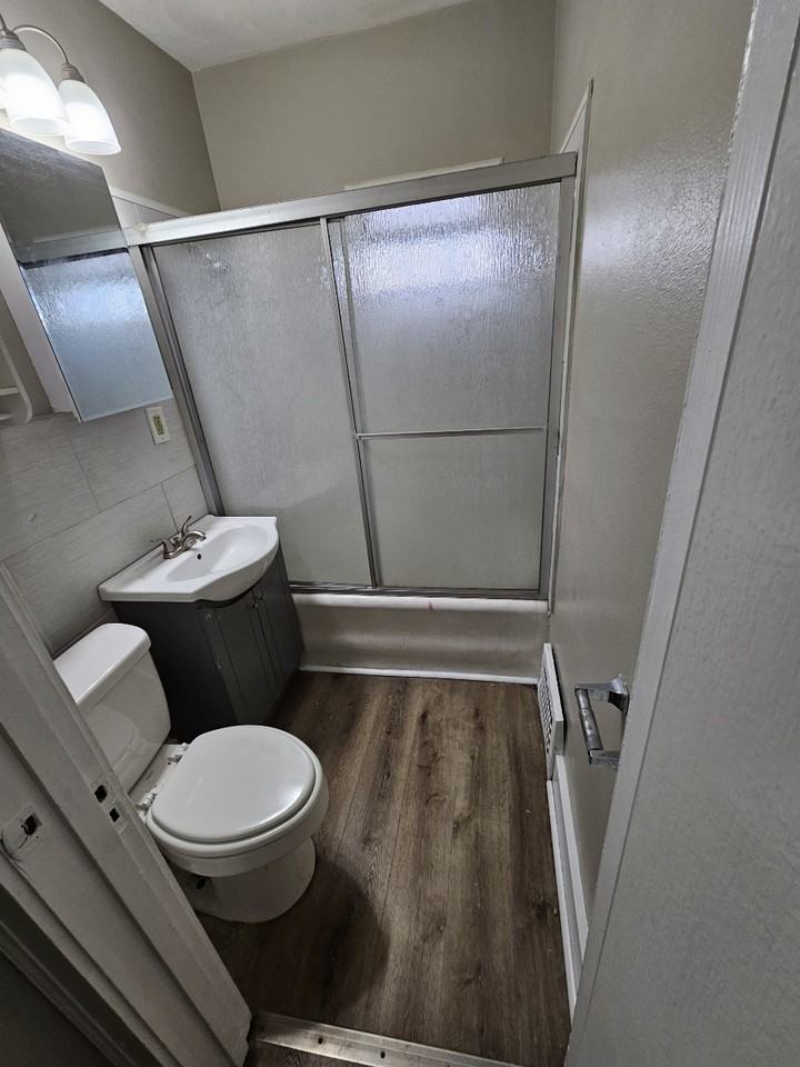 1121 9th Ave2E #2E - Photo 2 of 10