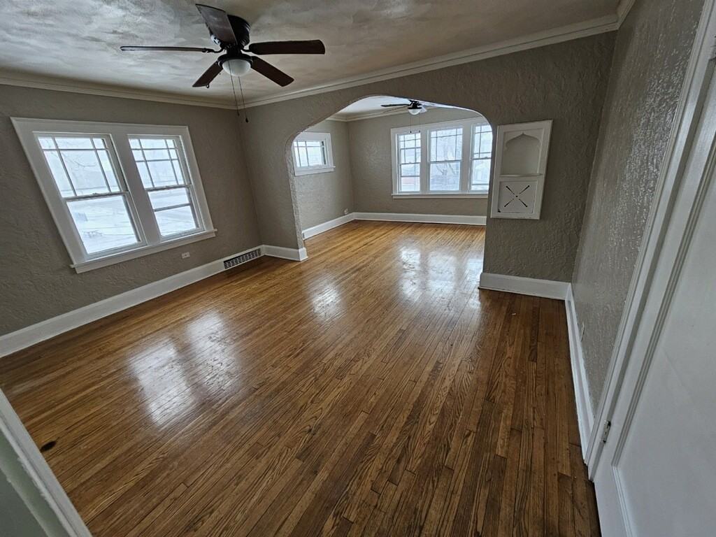 1121 9th Ave2E #2E - Photo 3 of 10