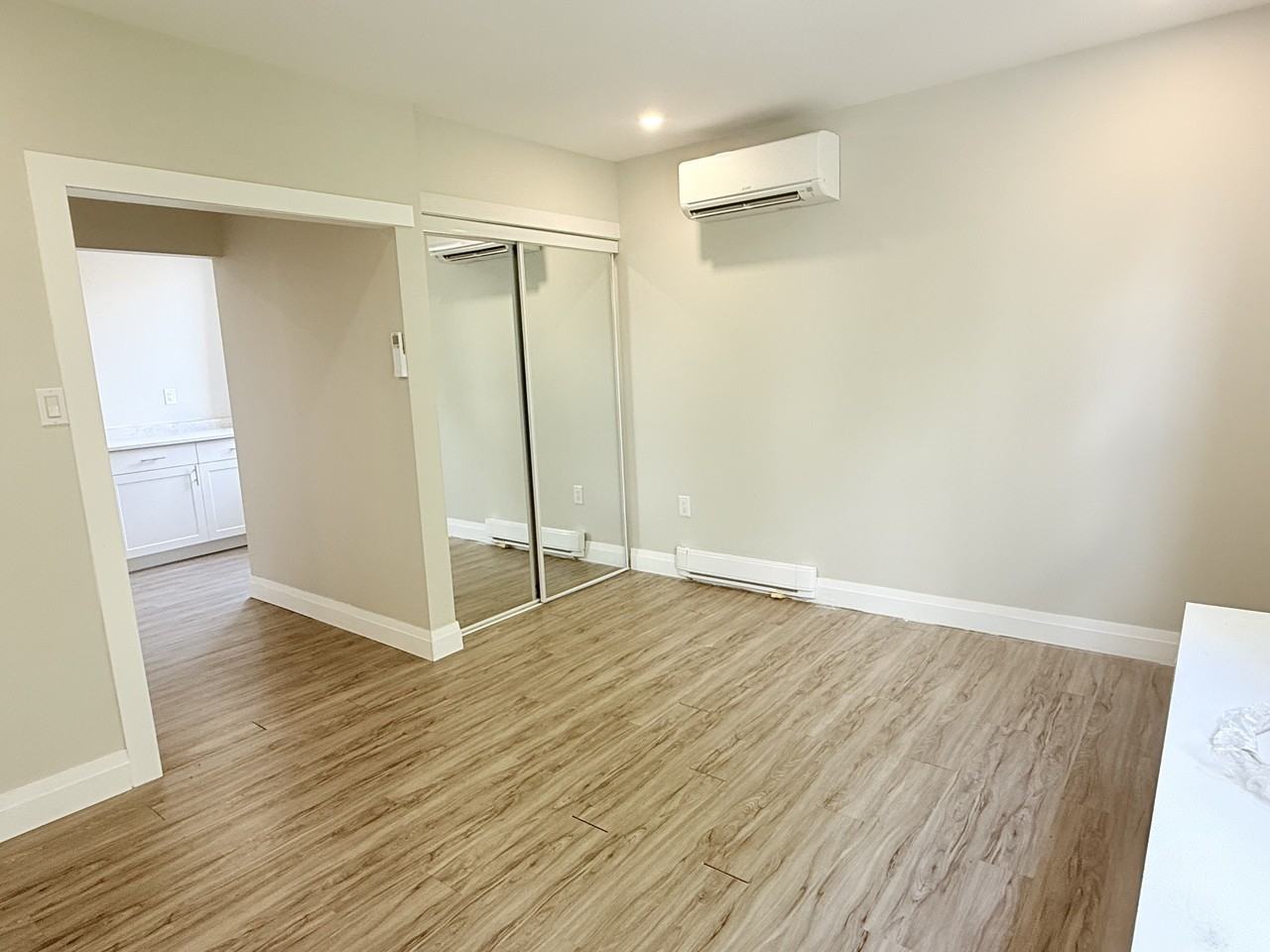 1495 Gladstone Ave #302 - Photo 4 of 16