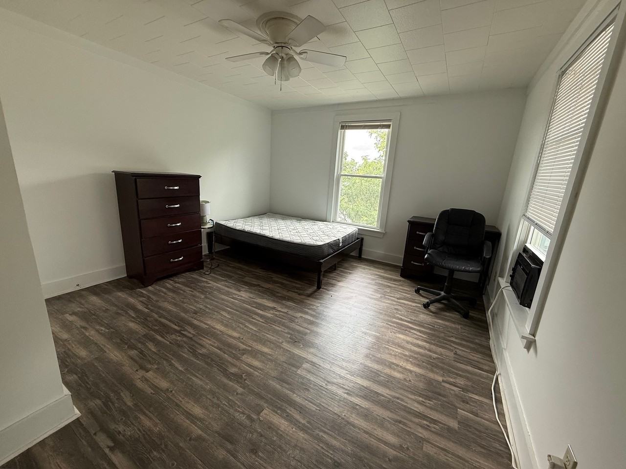 215 Prospect St #1 - Photo 5 of 41