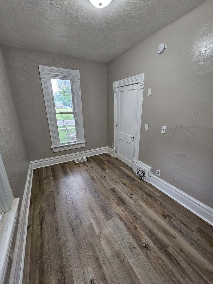 1328 6th Ave1 #1 - Photo 4 of 10