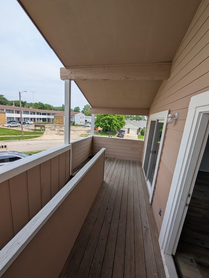 3400 Sw Burnett Rd #C - Photo 2 of 23