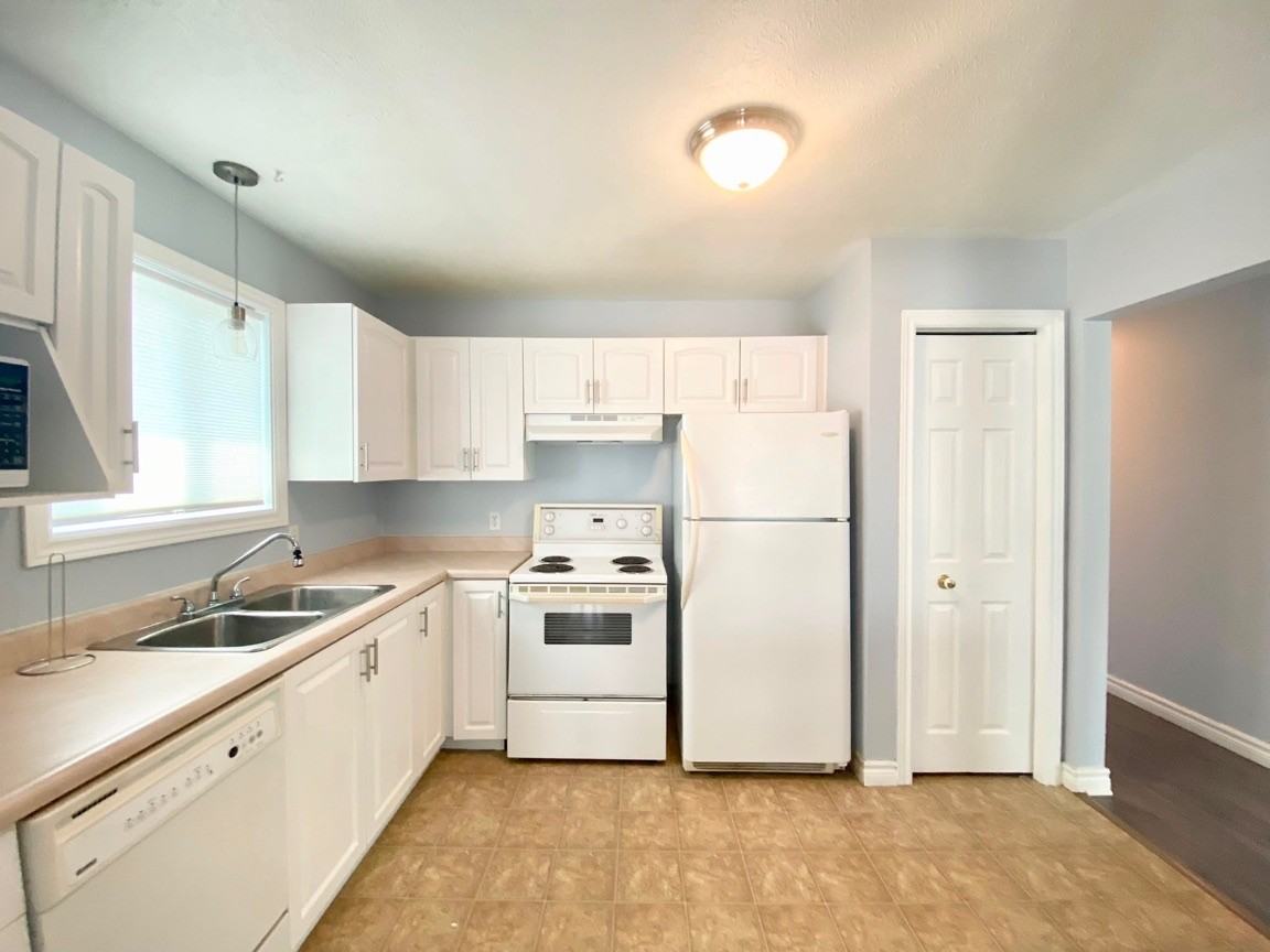 64 Paisley Crt #1 - Photo 3 of 17