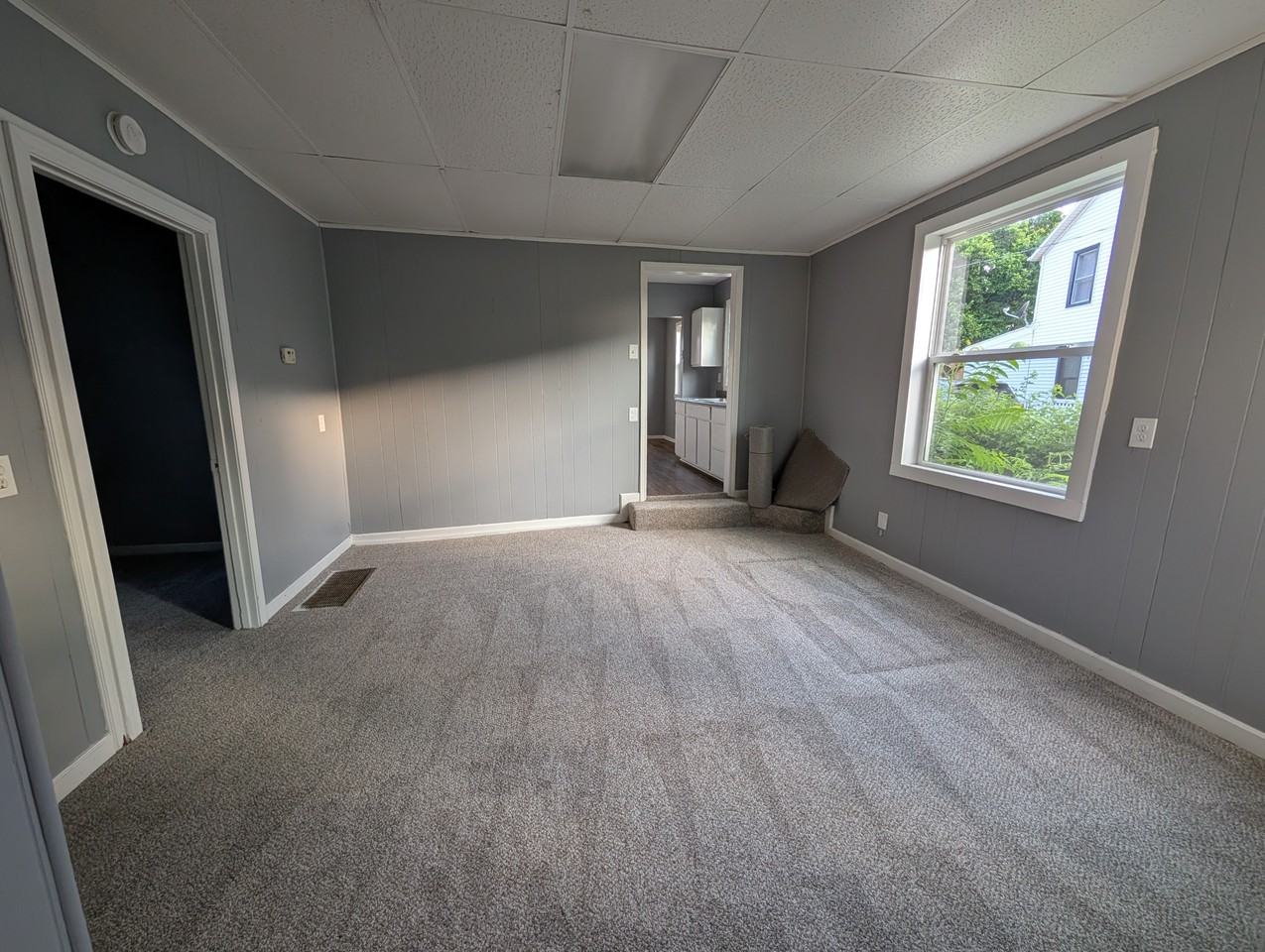 1011 Ne Seward Ave #1 - Photo 5 of 11