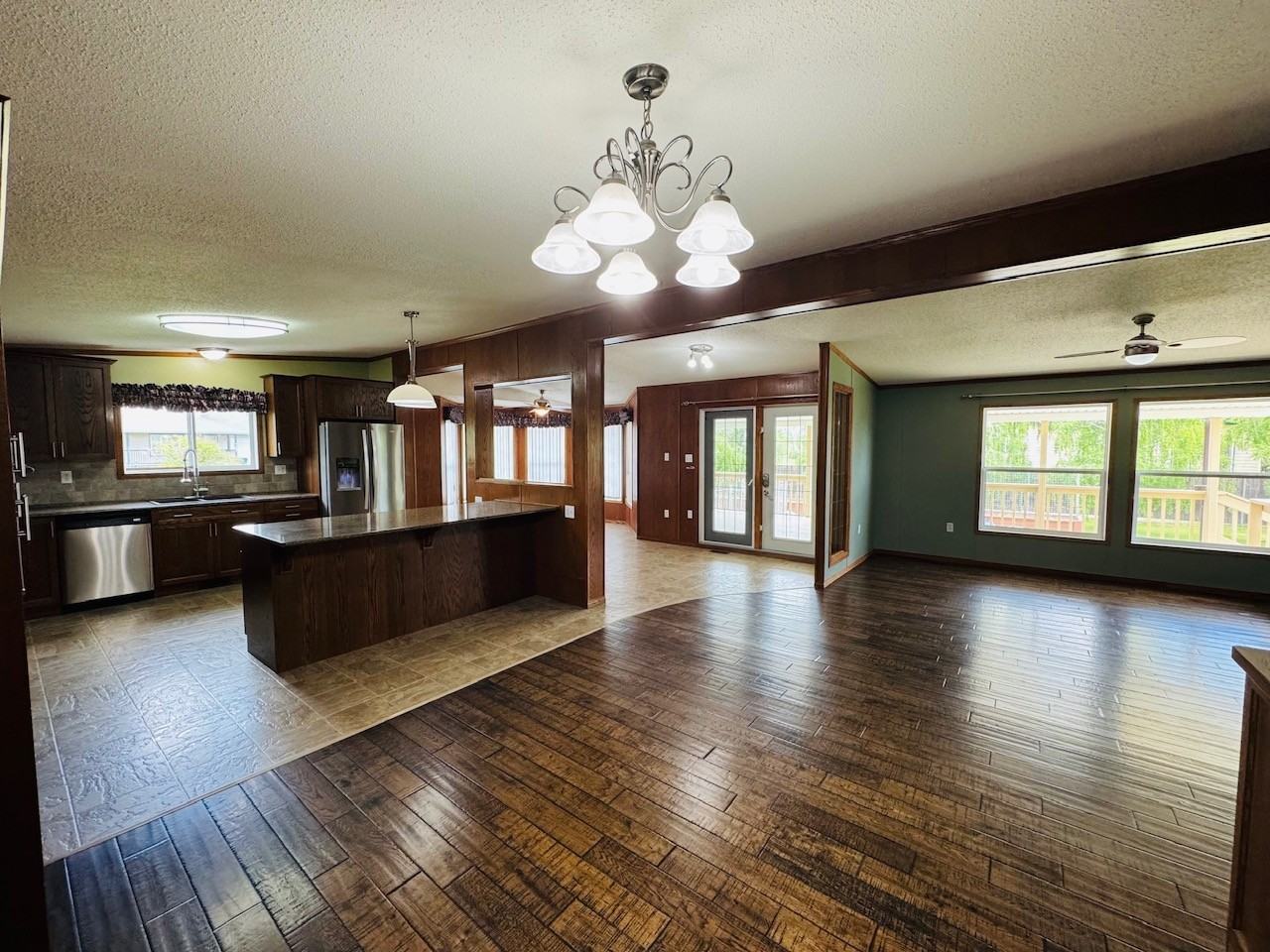 8219 101 Ave - Photo 3 of 18