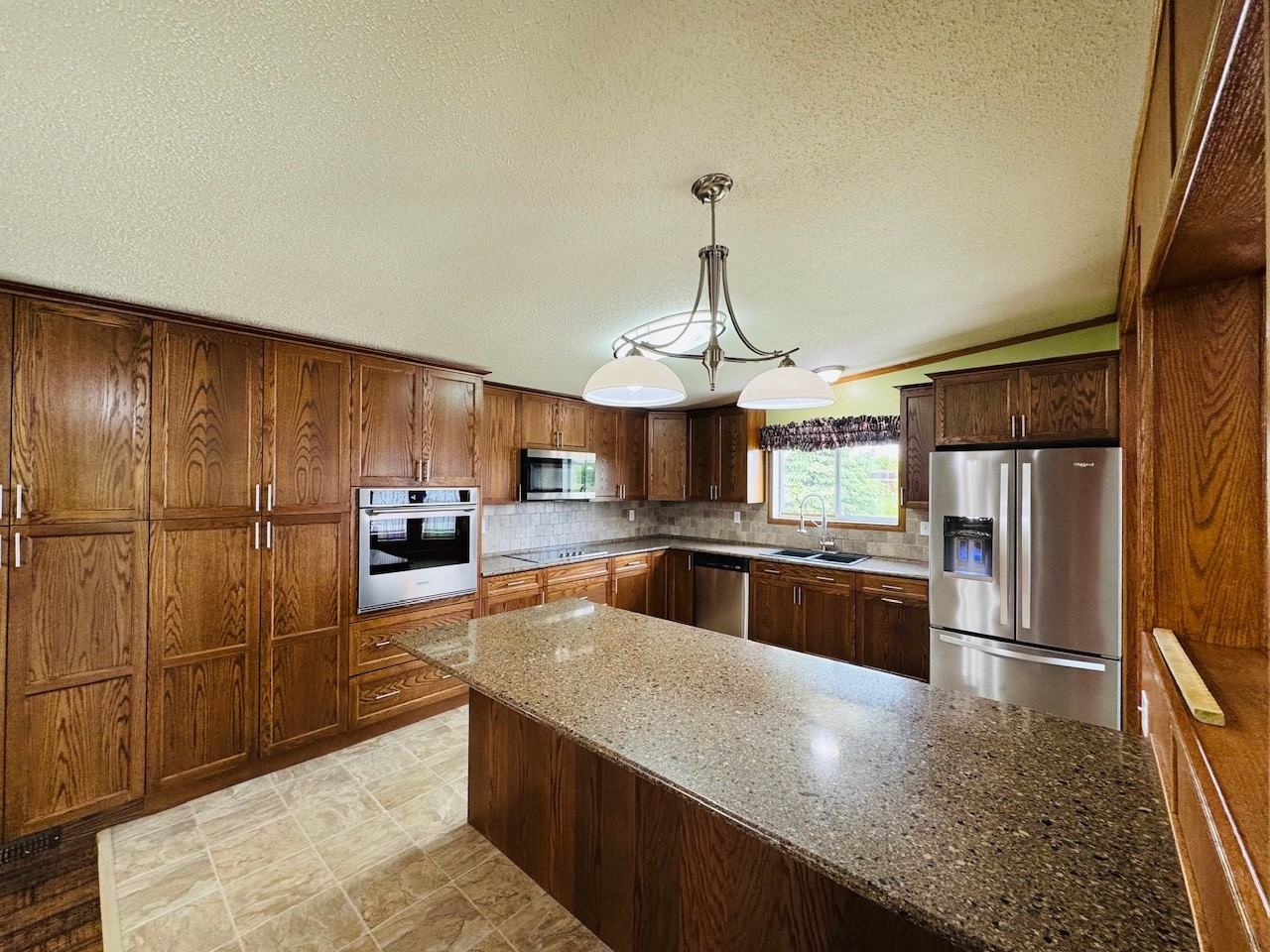8219 101 Ave - Photo 4 of 18