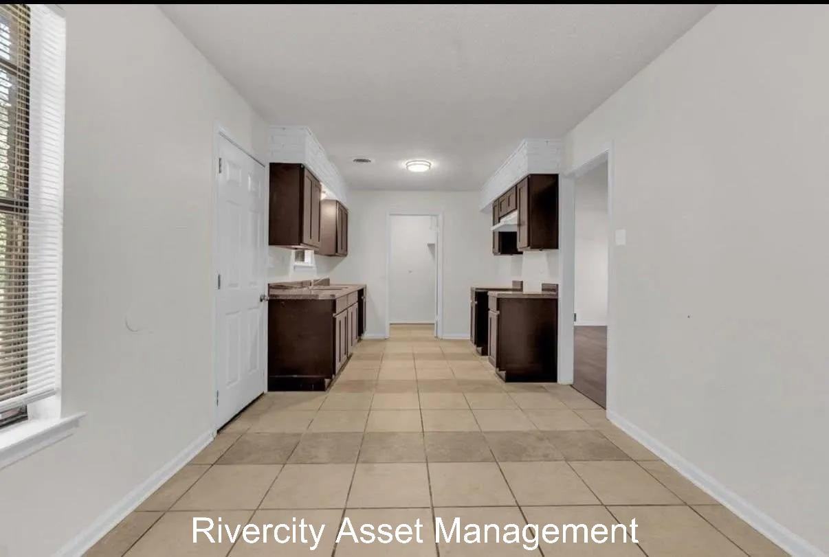 2733 Woodland Hills Cv #1 - Photo 3 of 11