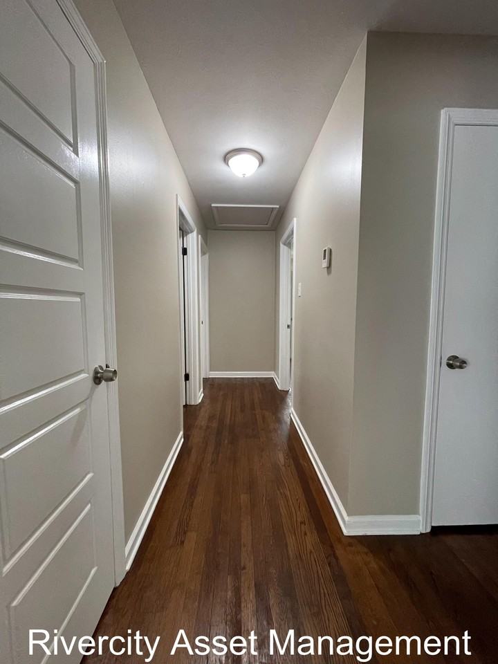 2733 Woodland Hills Cv #1 - Photo 4 of 11
