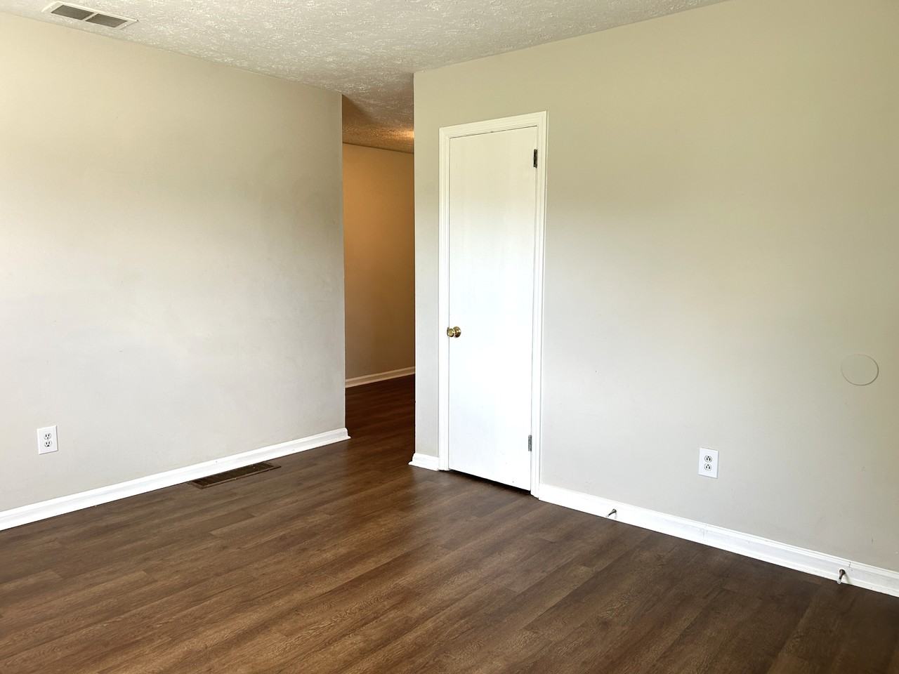 1286 Centre Pkwy #1 - Photo 3 of 22