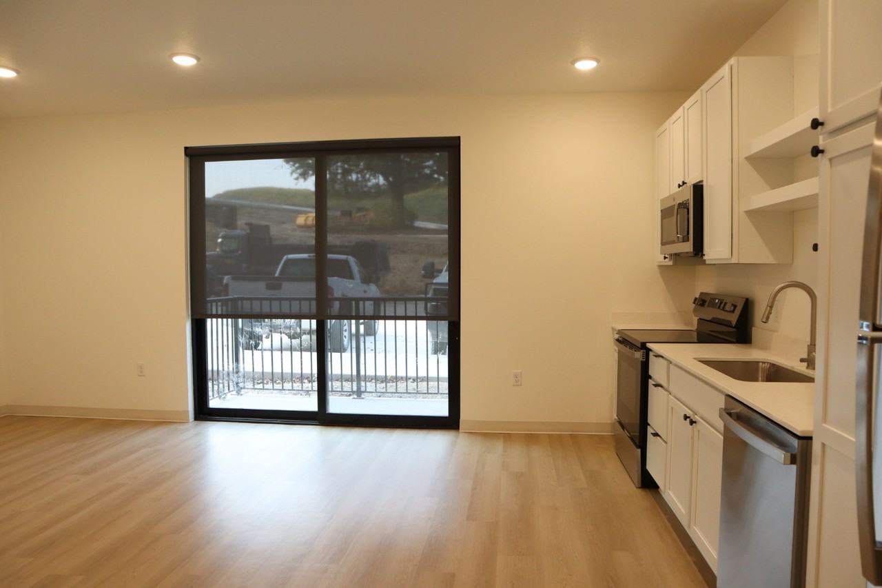 Palisades - 1052340 River Road #105 - Photo 2 of 18