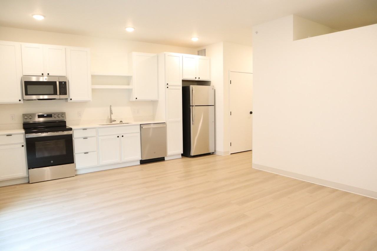 Palisades - 1052340 River Road #105 - Photo 4 of 18