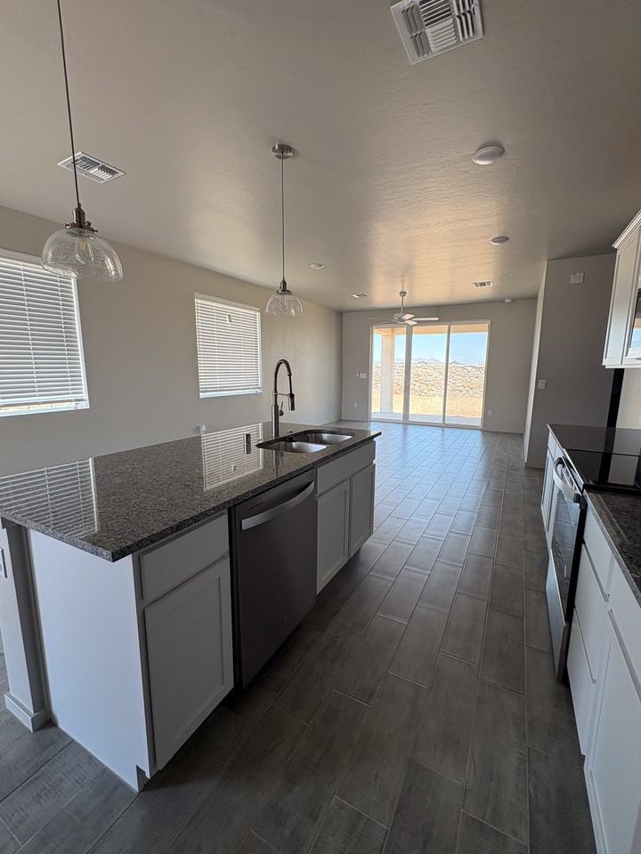 3073 Gladstone St #1 - Photo 2 of 17