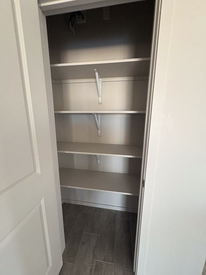 3073 Gladstone St #1 - Photo 4 of 17