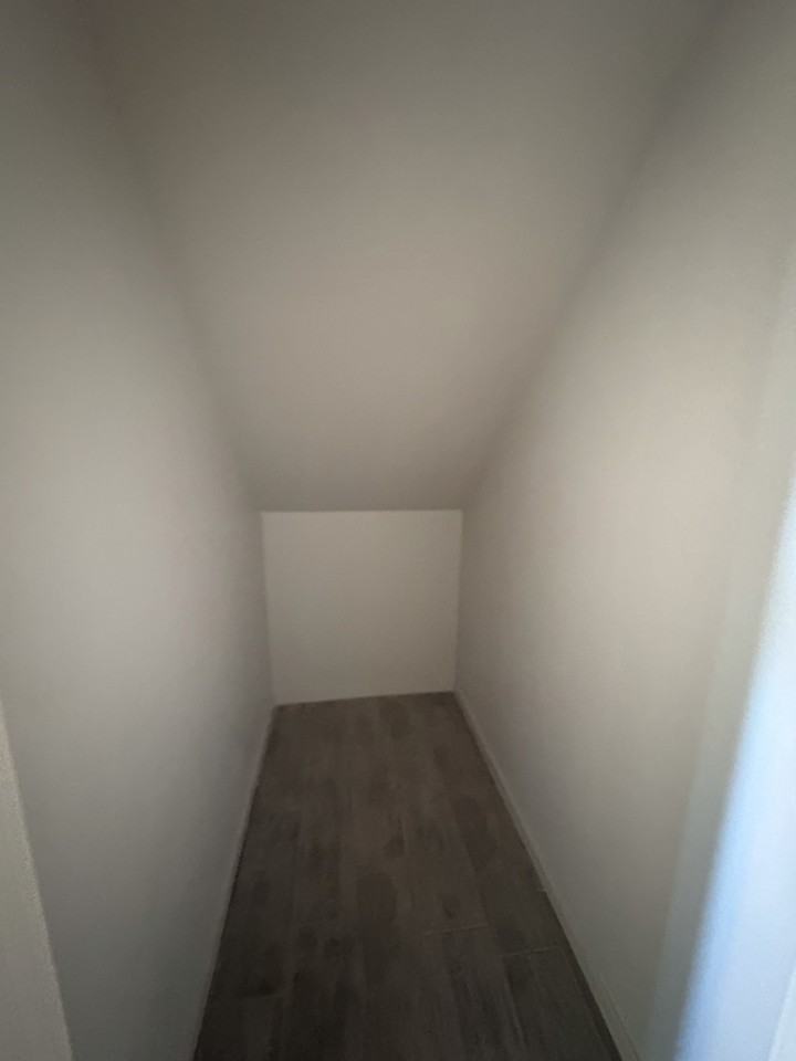 3073 Gladstone St #1 - Photo 5 of 17