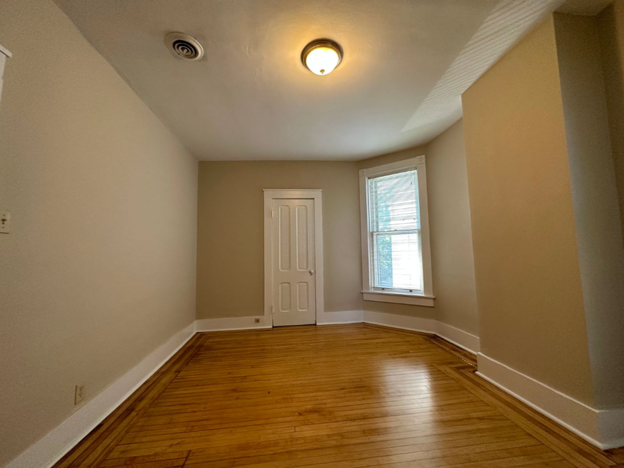 2 Bedroom - Photo 4 of 9