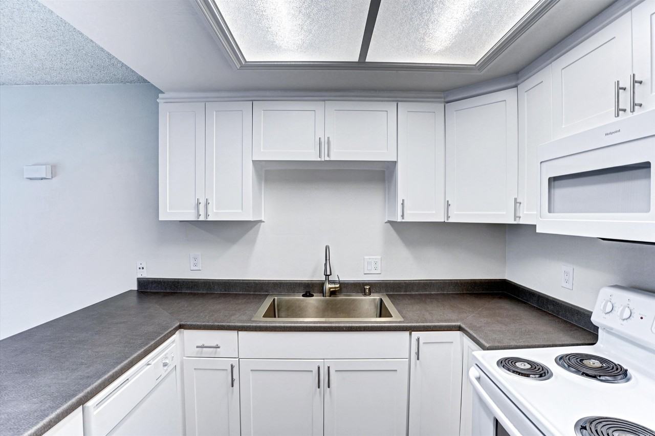 Kashmir Apartments - Photo 4 of 24