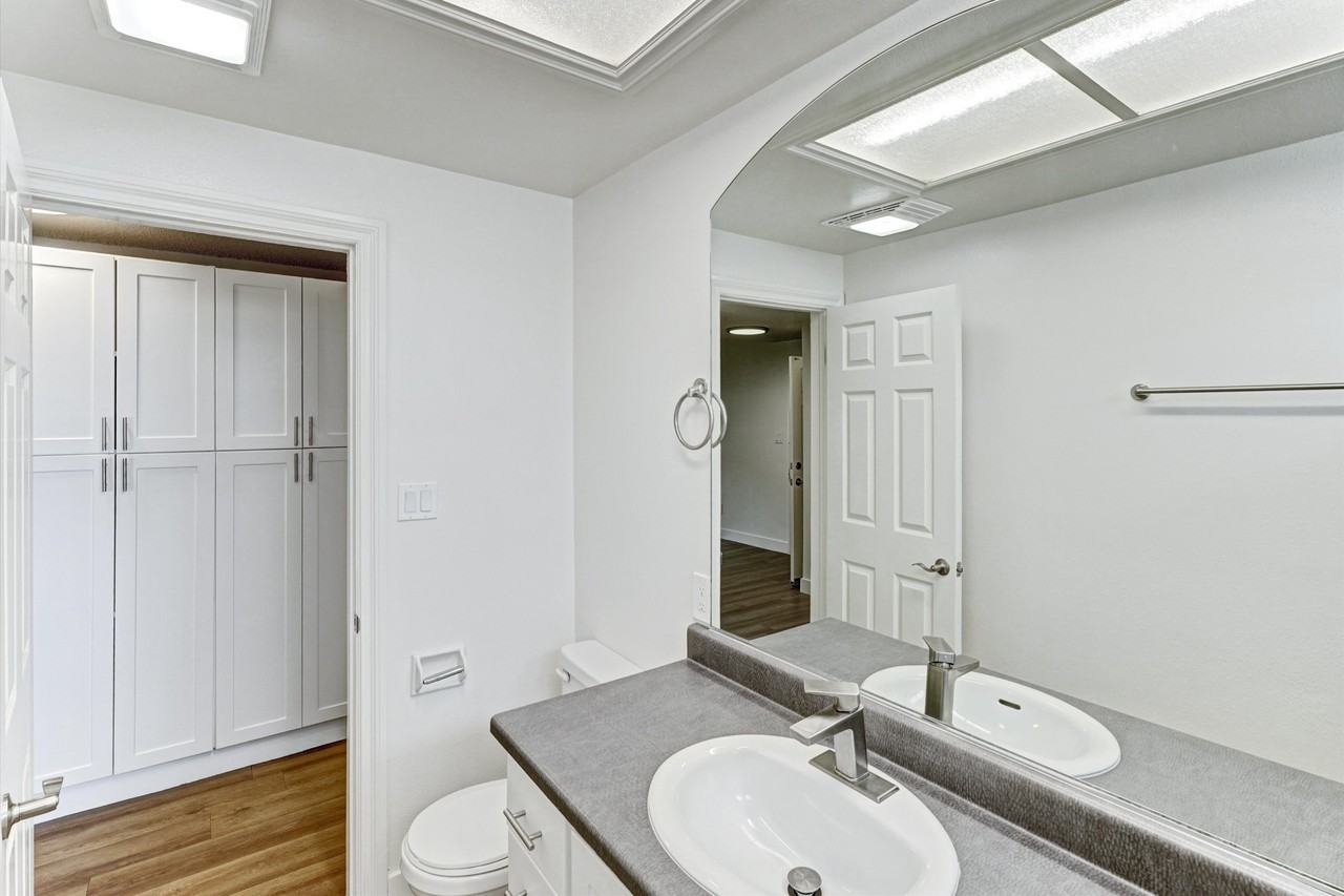 Kashmir Apartments - Photo 6 of 24