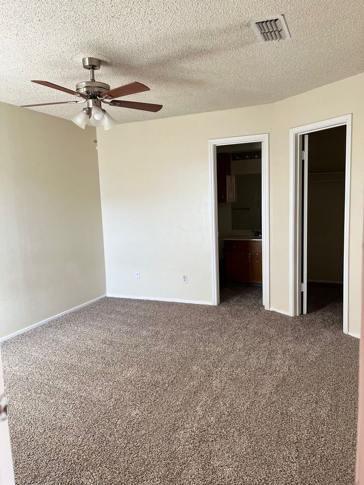 Bentwood Apartments - Photo 4 of 11