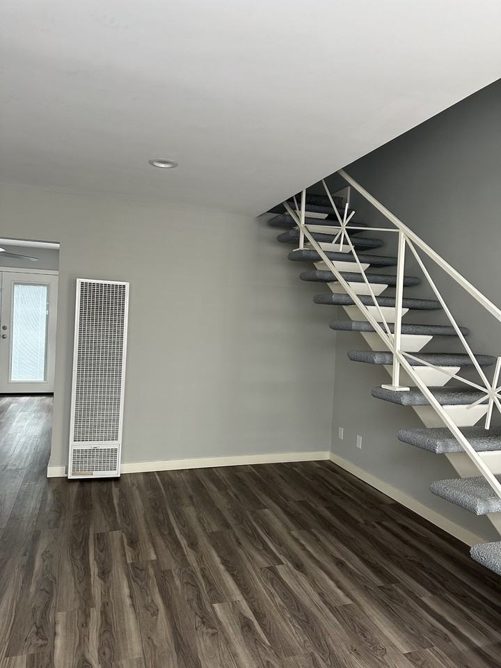 732 9th St #C - Photo 5 of 10