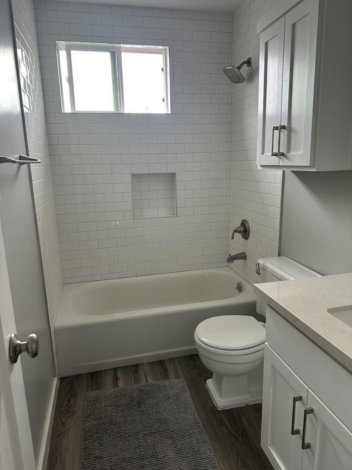 732 9th St #C - Photo 7 of 10