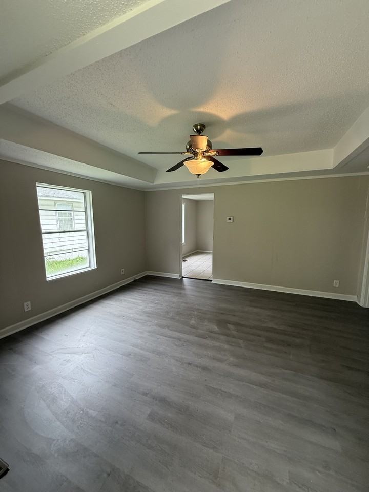 531 W Lake Dr #1 - Photo 2 of 8