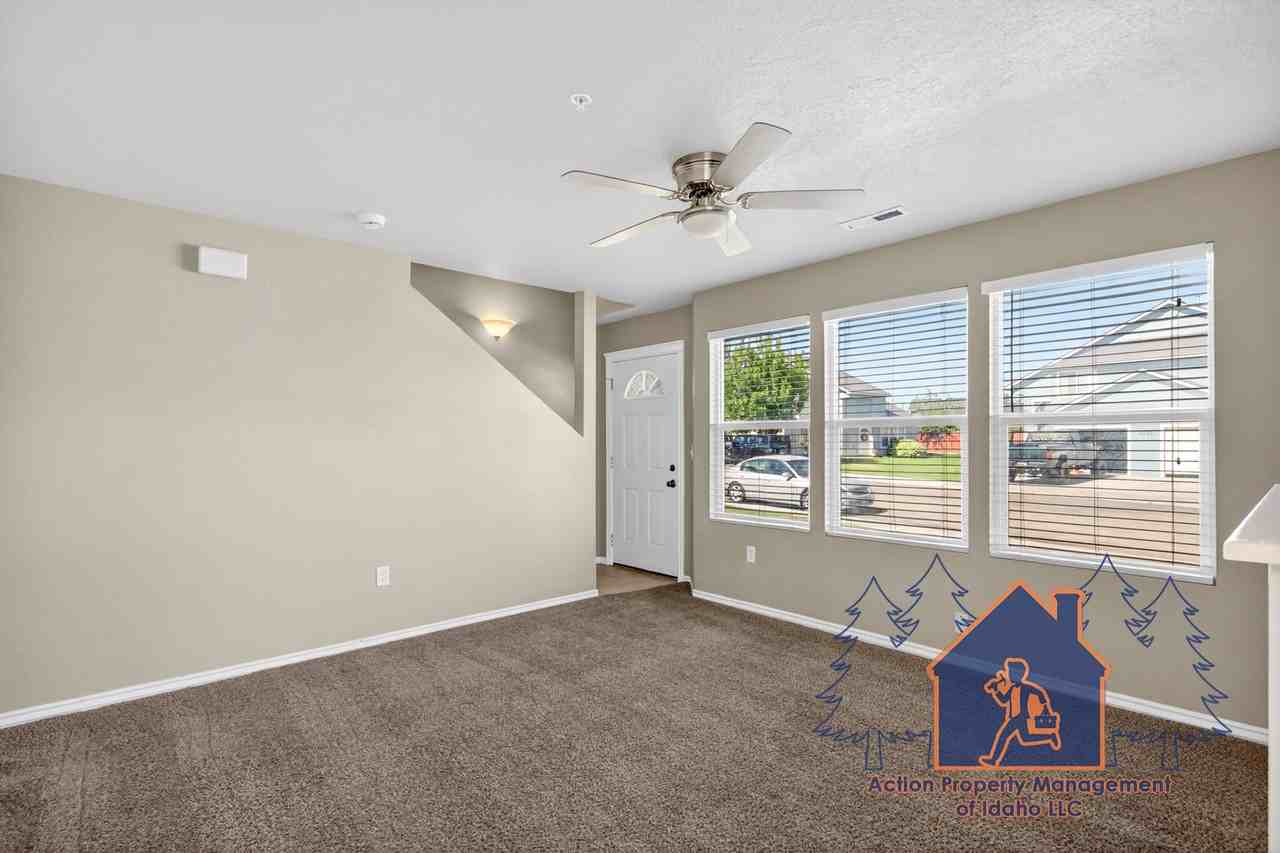 3905 Idaho Ave #102 - Photo 5 of 22