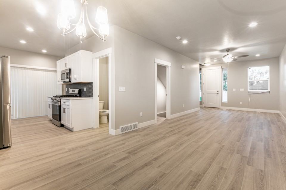 6871 South 190 EastUnit B #1 - Photo 4 of 15