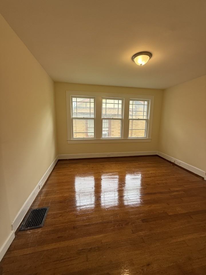 7420 3rd Ave S #1 - Photo 5 of 9
