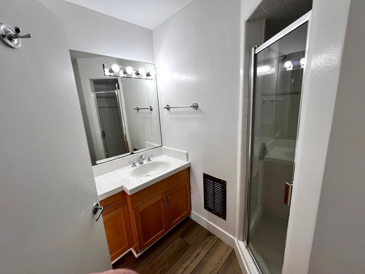 808-812 Westmount Drive - Photo 3 of 34