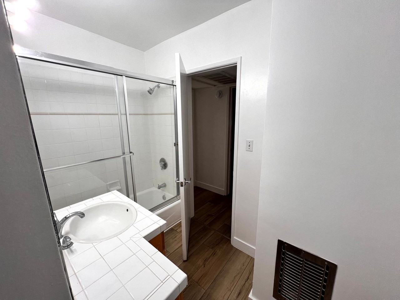 808-812 Westmount Drive - Photo 5 of 34