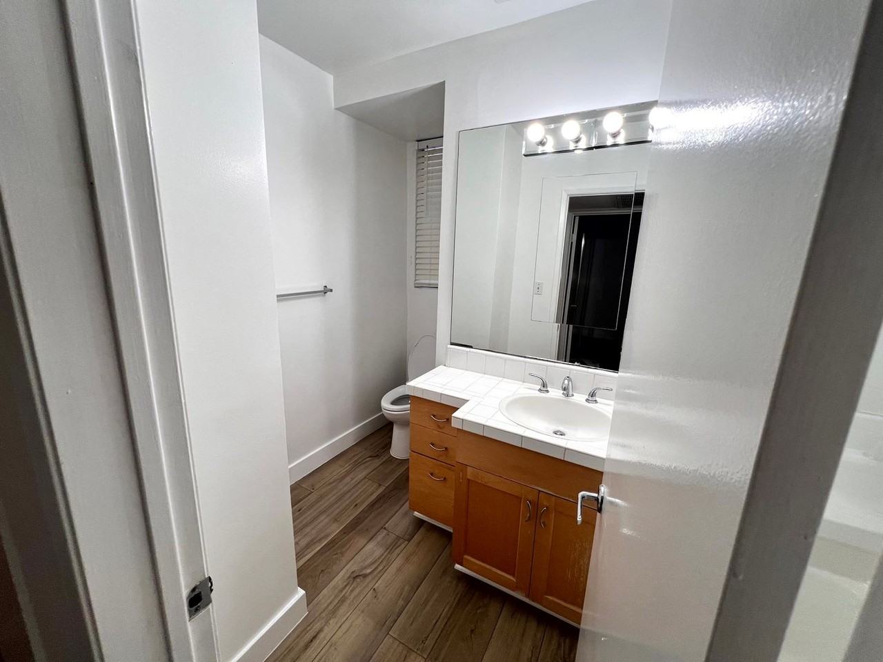 808-812 Westmount Drive - Photo 7 of 34