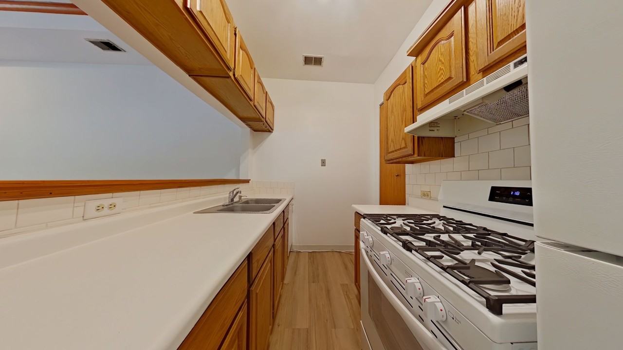 35 E Division - Photo 4 of 6