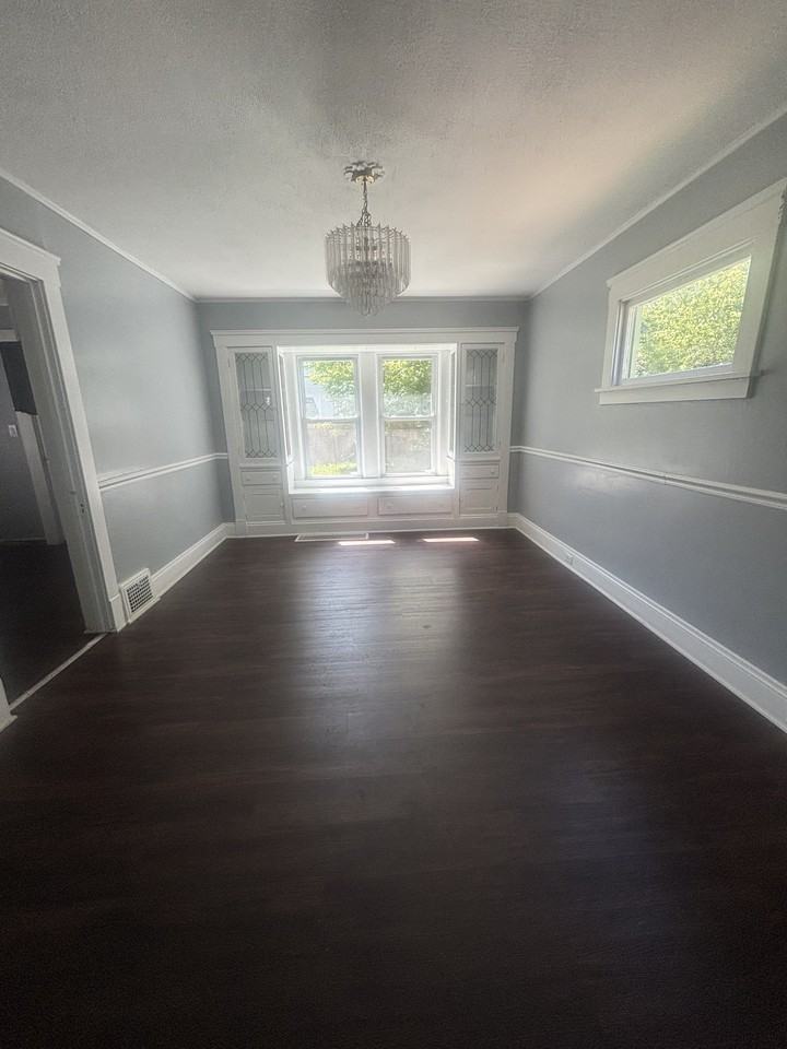 3372 W 90th St #1 - Photo 4 of 16