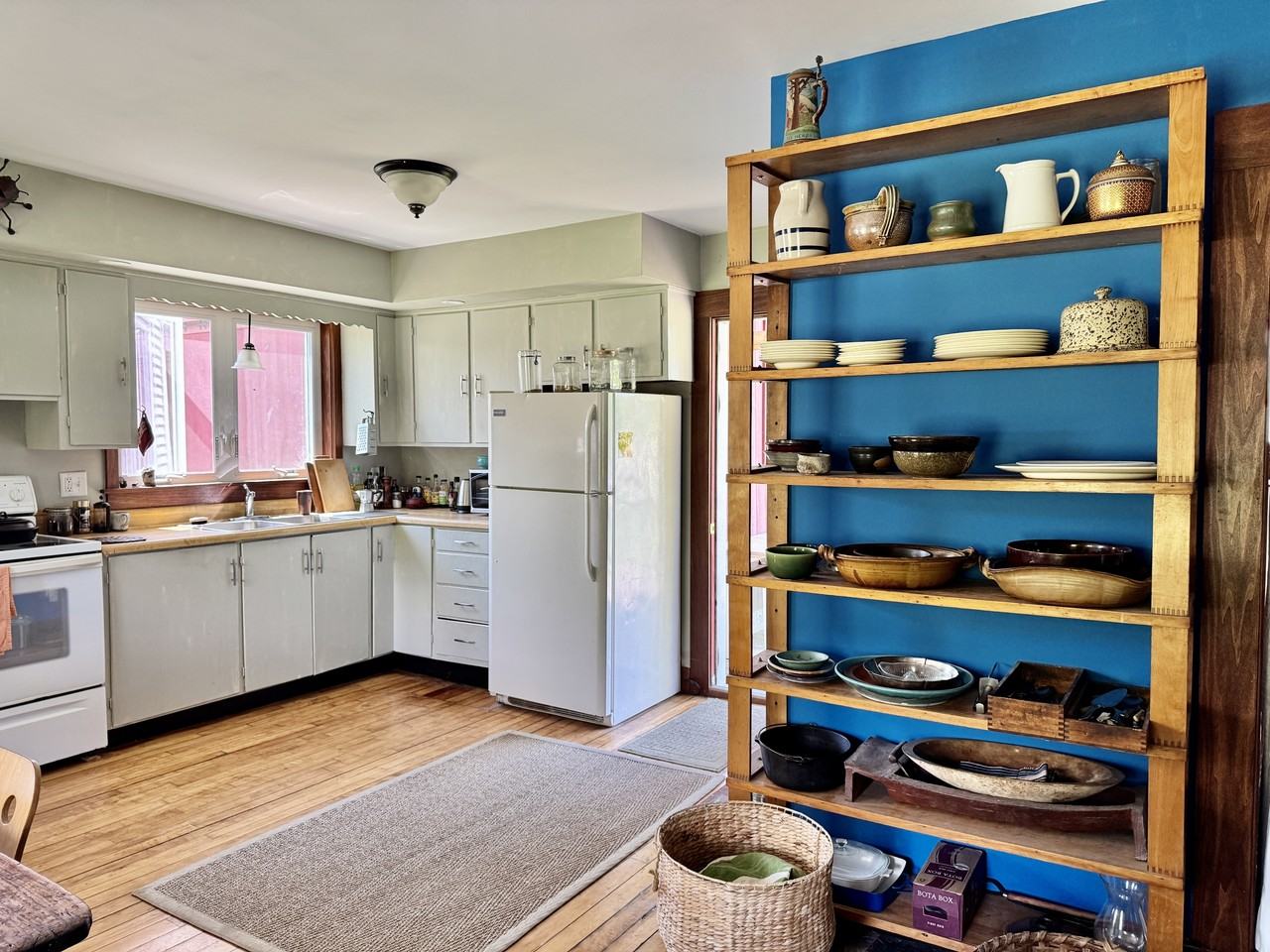 574 S Main St #1 - Photo 4 of 25