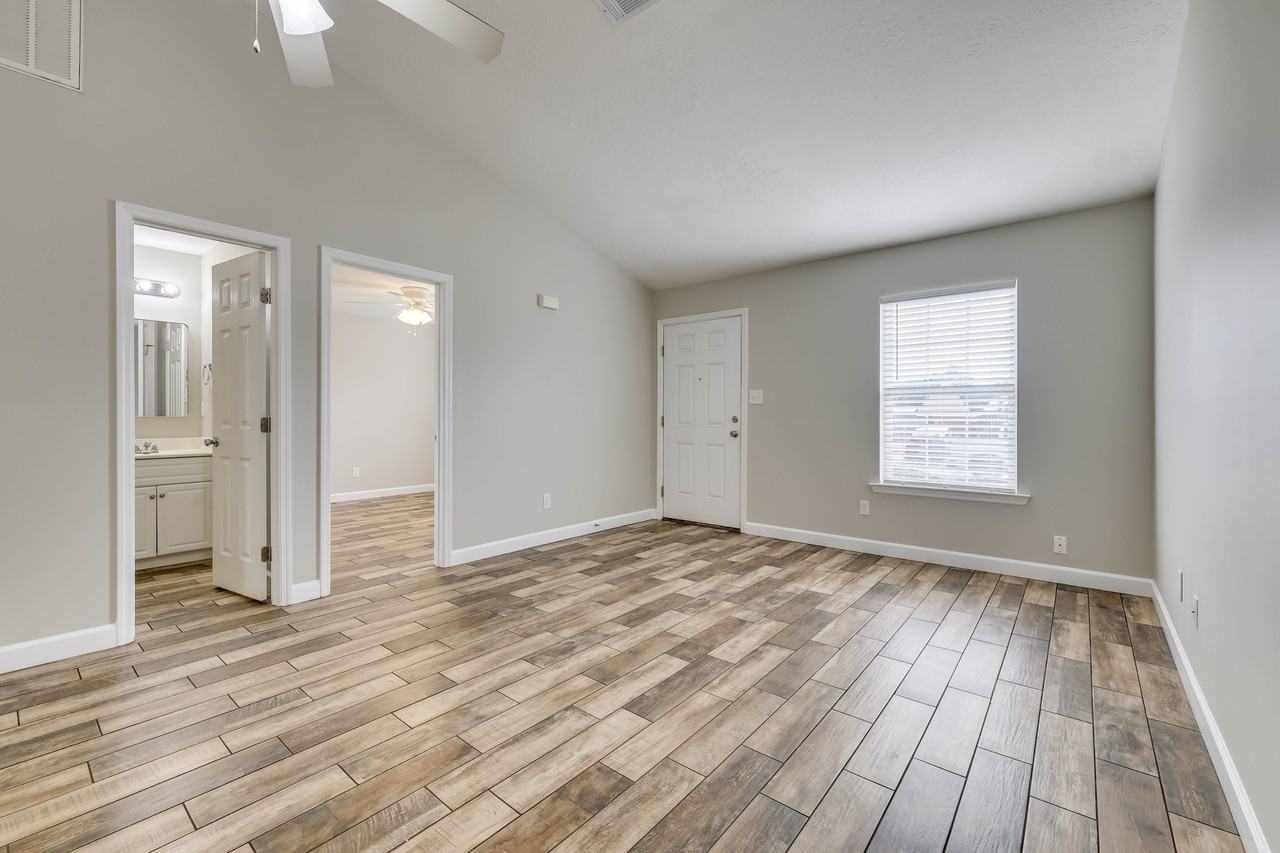 219 Lynbrook Way #1 - Photo 3 of 30